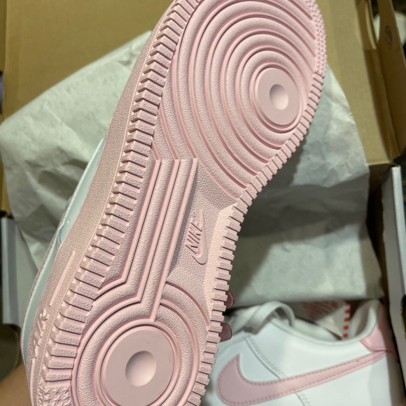NIB Nike Pink Foam/White Air Force 1 - Picture 4 of 6